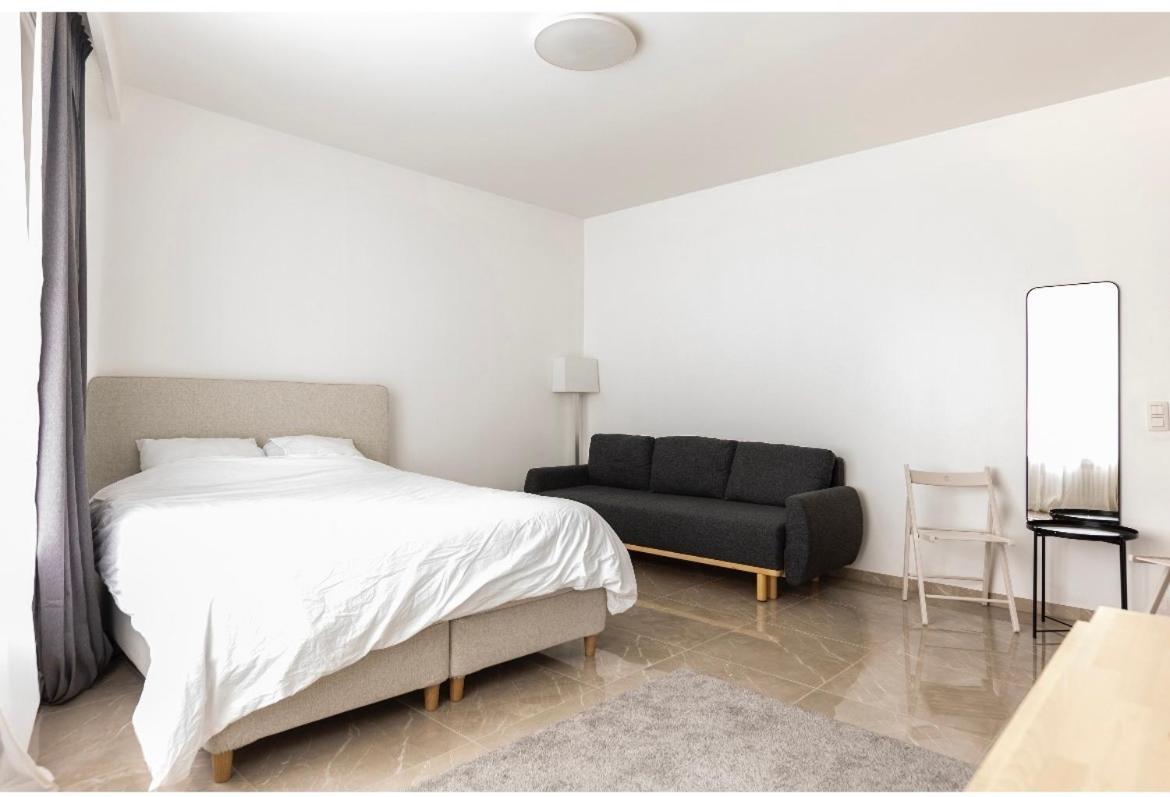 Diamonds Studio Apartment Antwerpen Bagian luar foto